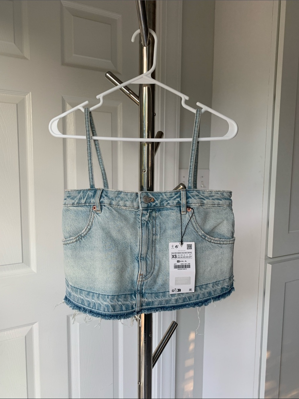 Zara Light Blue Denim Crop Top, Size XS.